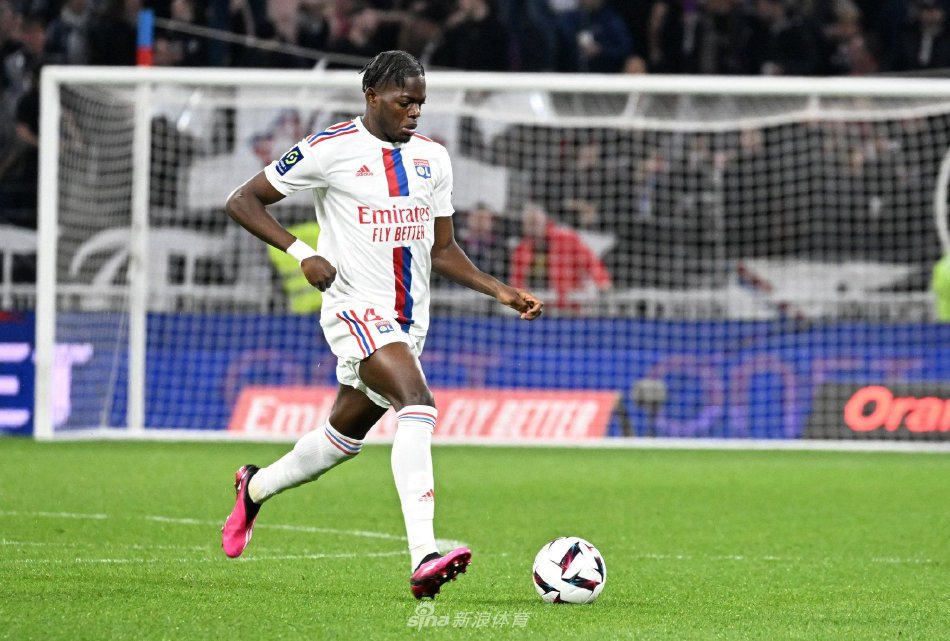 好好养伤！曝李月汝已拍过核磁共振 队医预计至少需要休息6周