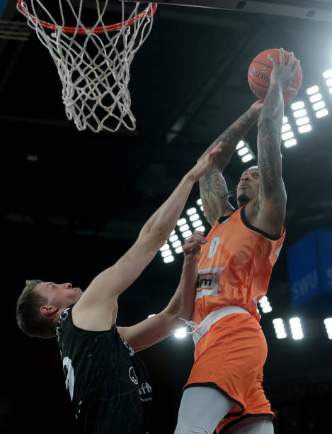 仅是场上竞 仅是场上竞