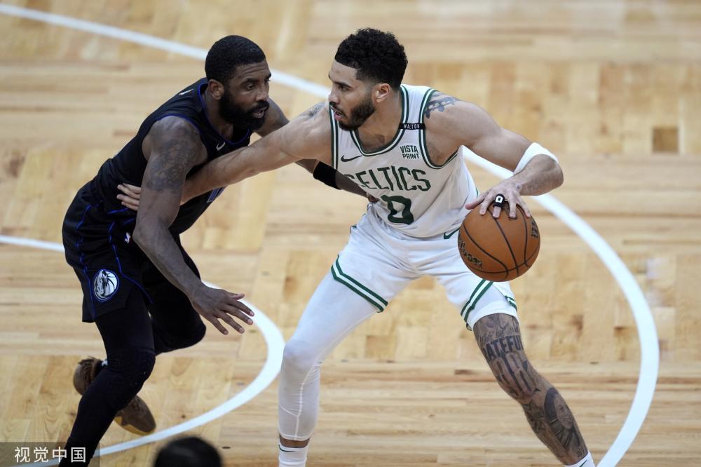 弗兰克：我对西蒙斯充满期待；球队的传球、盘带和触球不理想